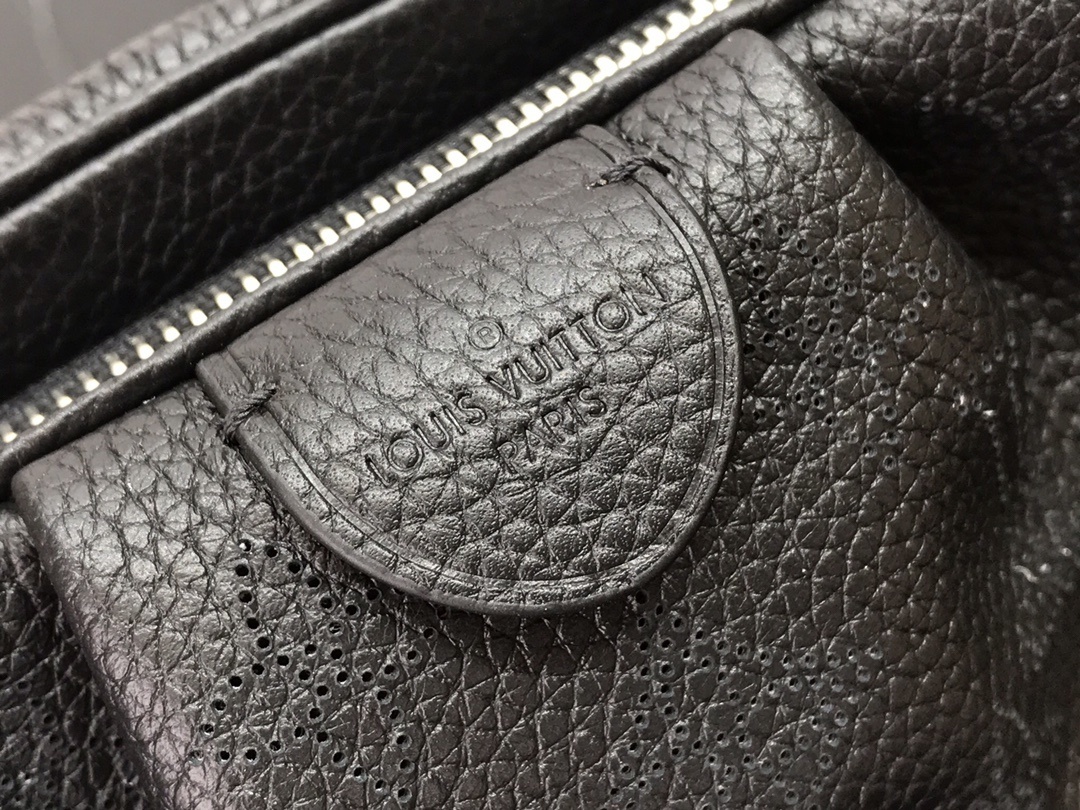 LV SCALA MINI POUCH M80092