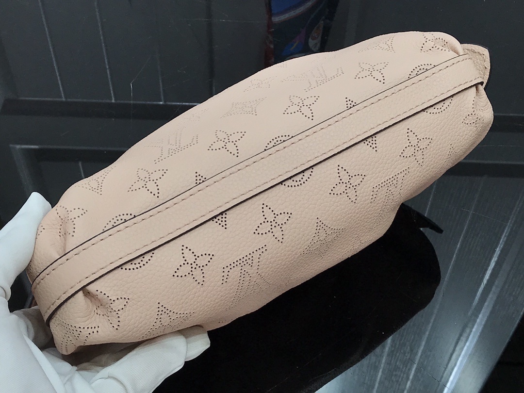 LV SCALA MINI POUCH M80092