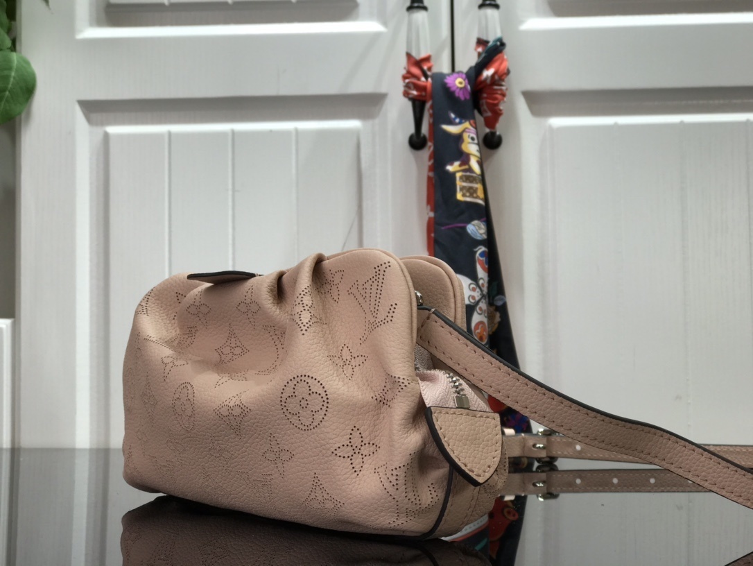 LV SCALA MINI POUCH M80092