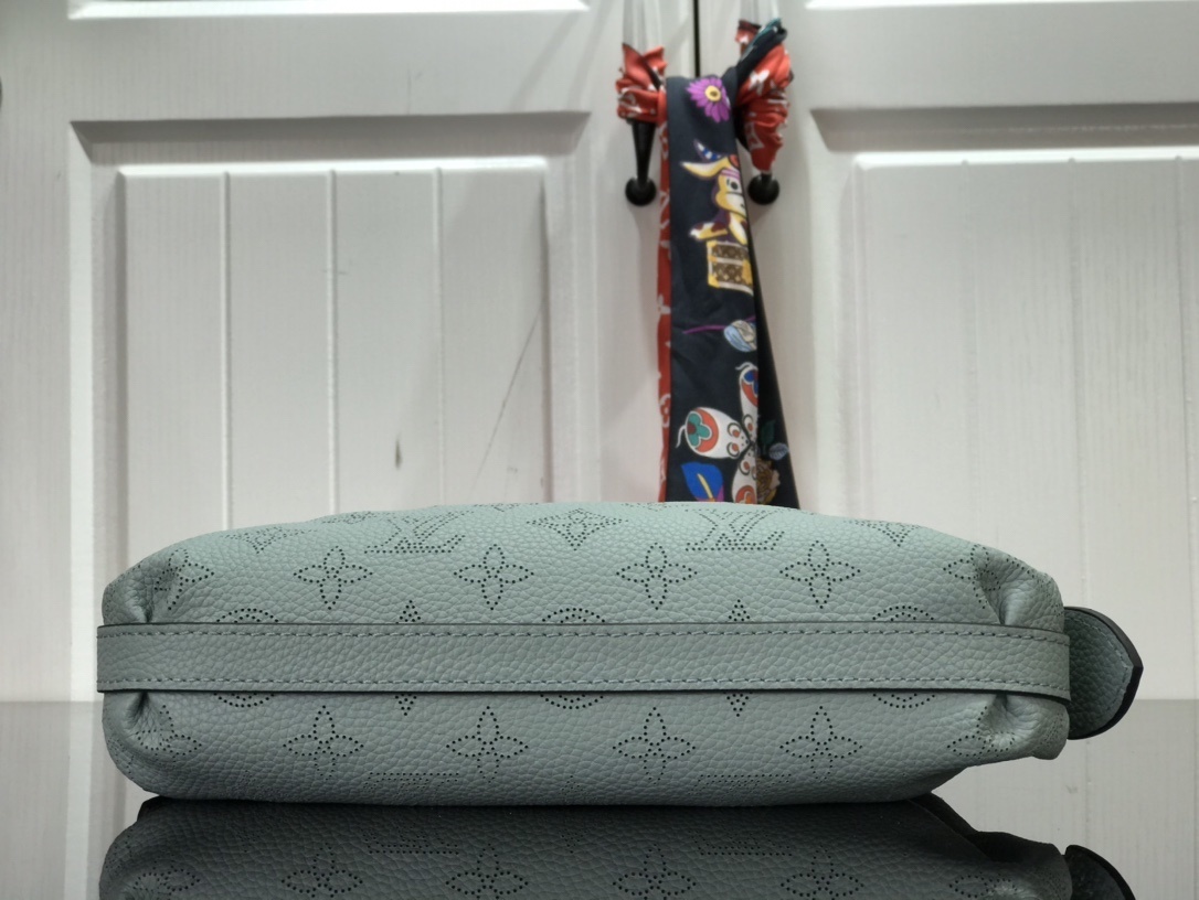 LV SCALA MINI POUCH M80092