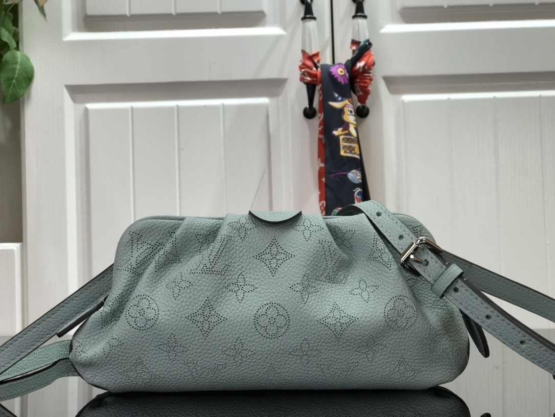 LV SCALA MINI POUCH M80092