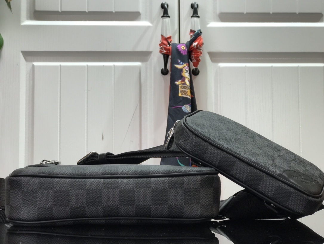 LV SCOTT MESSENGER N50018 