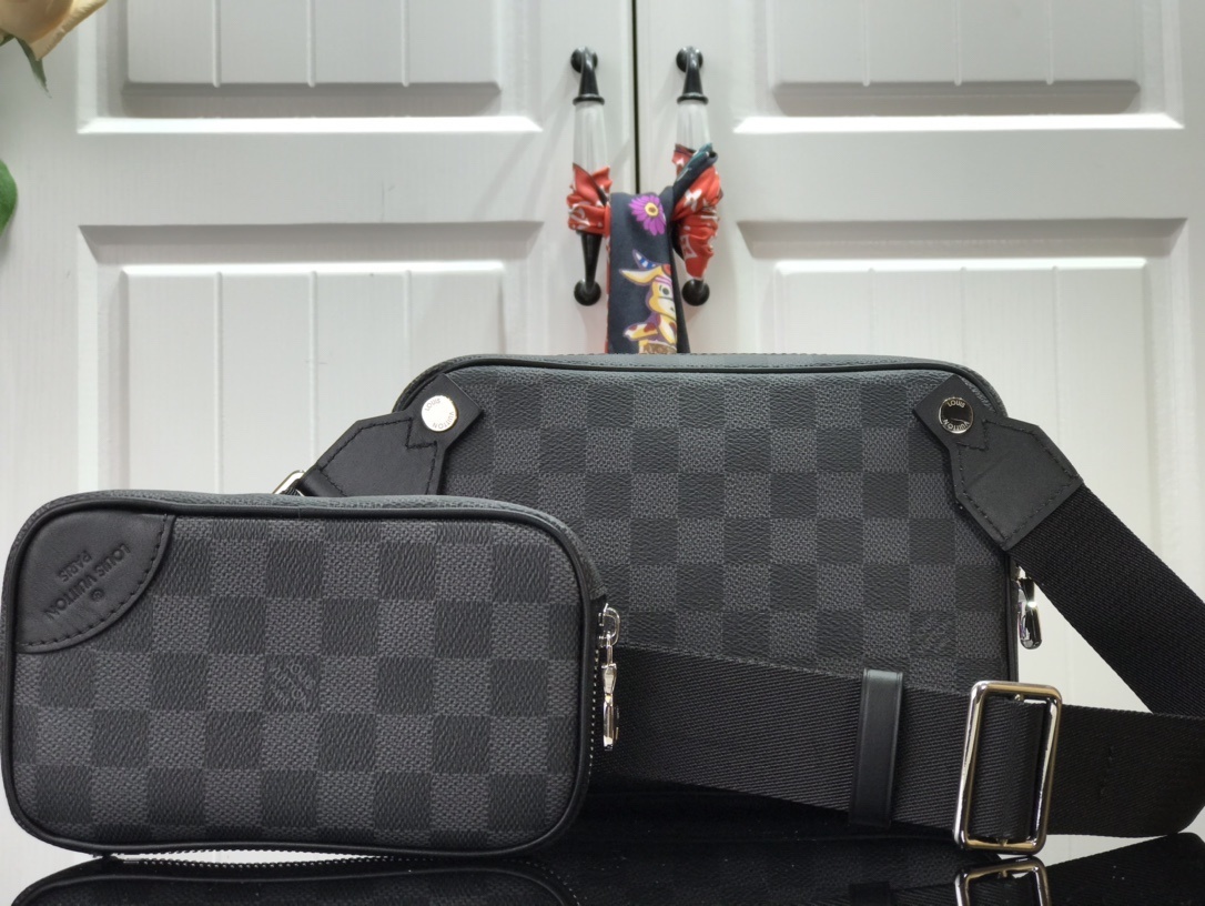 LV SCOTT MESSENGER N50018 