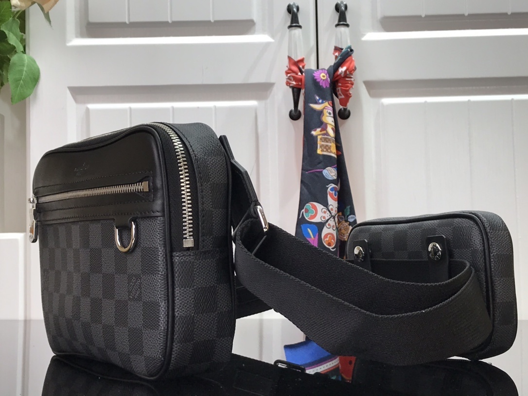 LV SCOTT MESSENGER N50018 