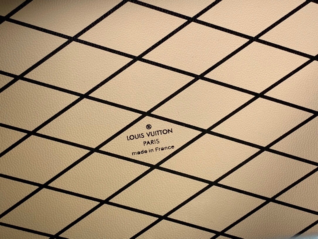 LV Should bag m21462 