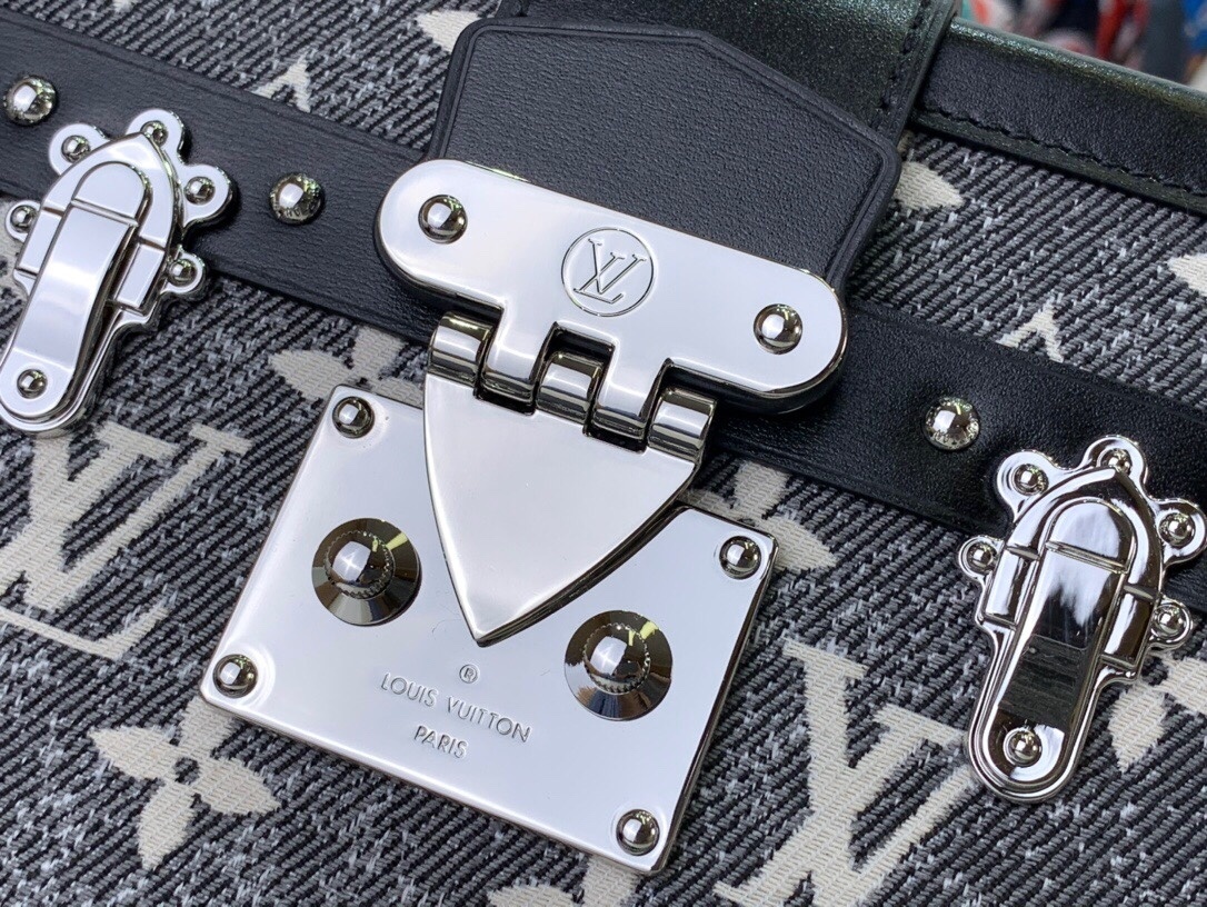 LV Should bag m21462 