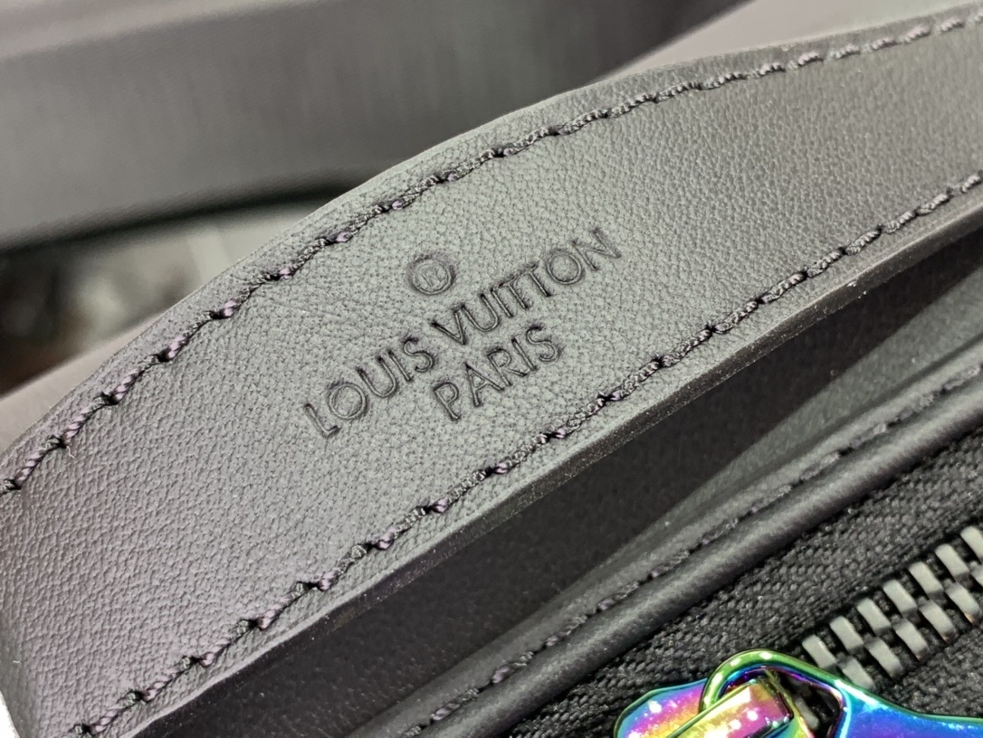 LV Should bag m21935 