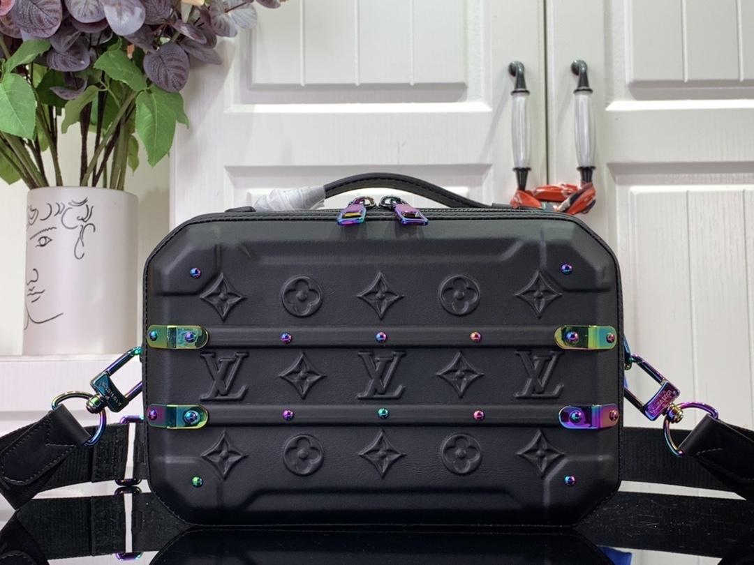 LV Should bag m21935 