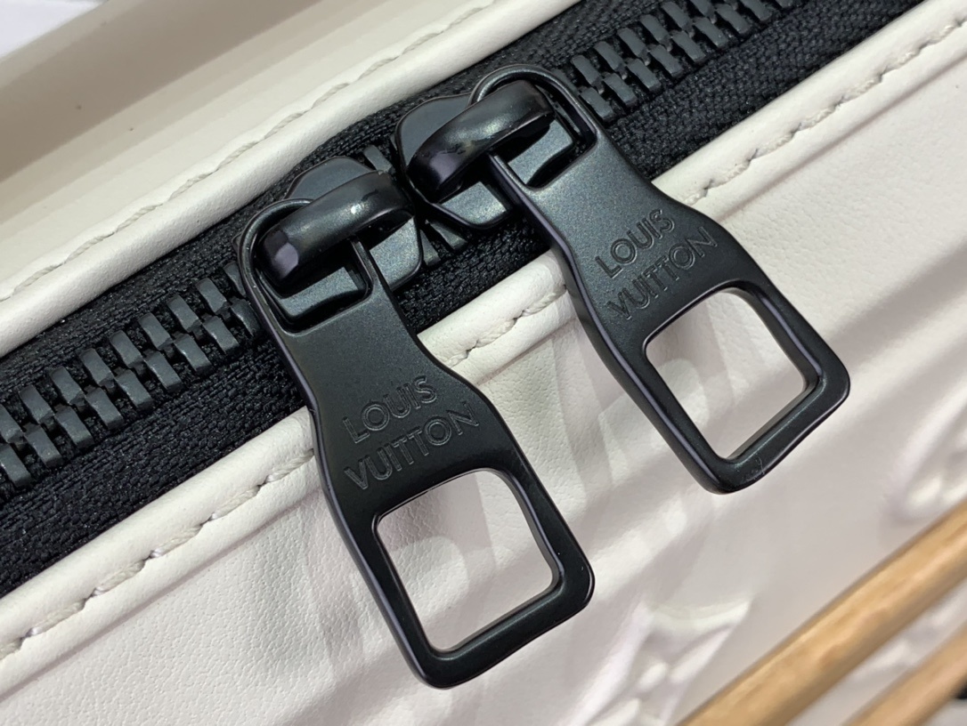 LV Should bag m21935 