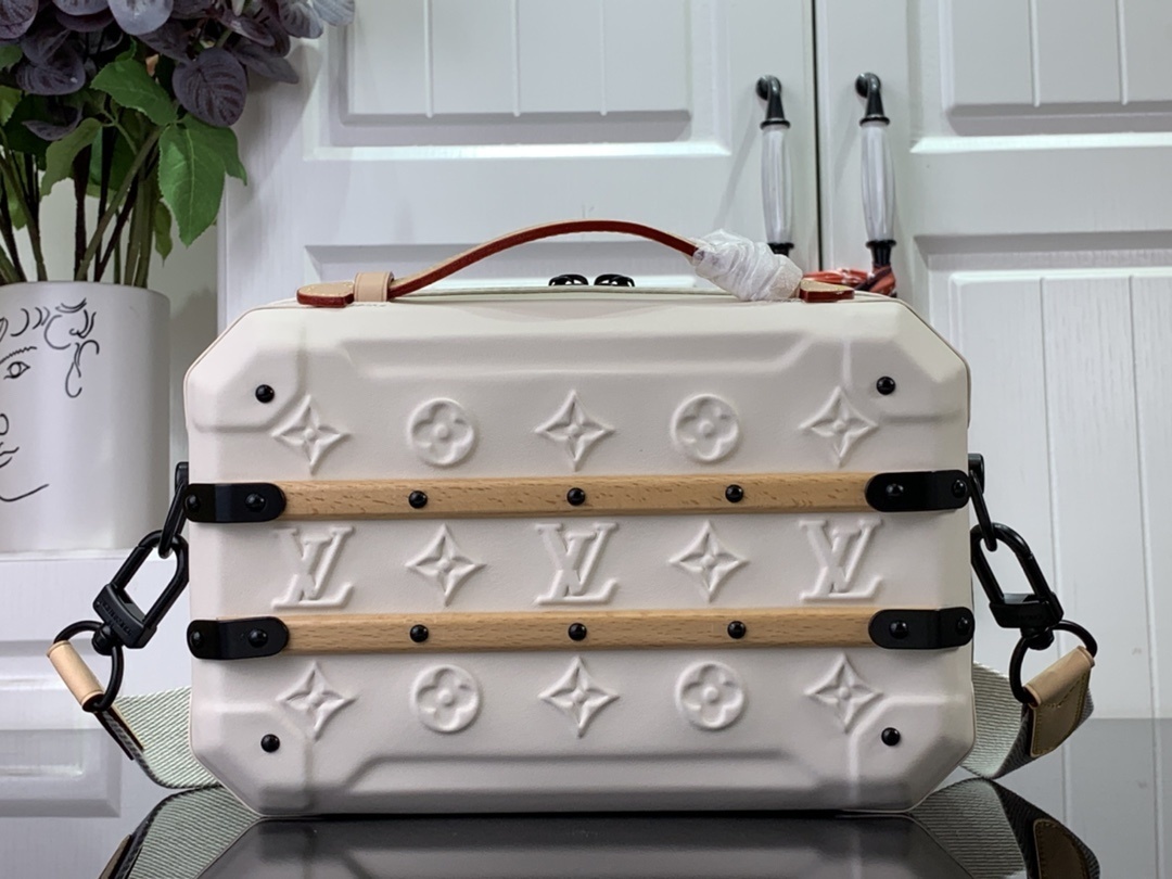 LV Should bag m21935 