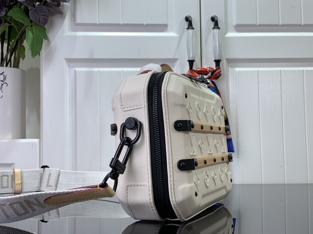 LV Should bag m21935 