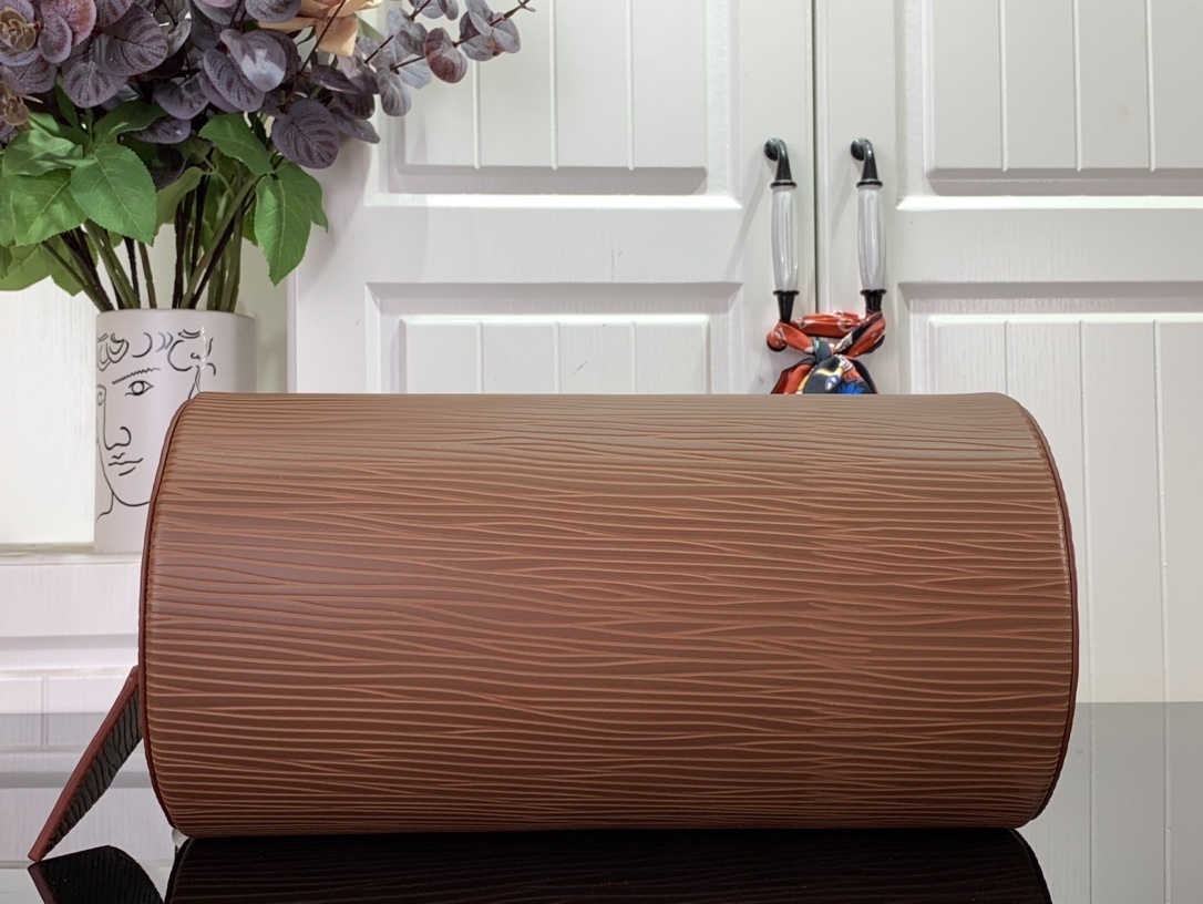 LV Should bag m23092