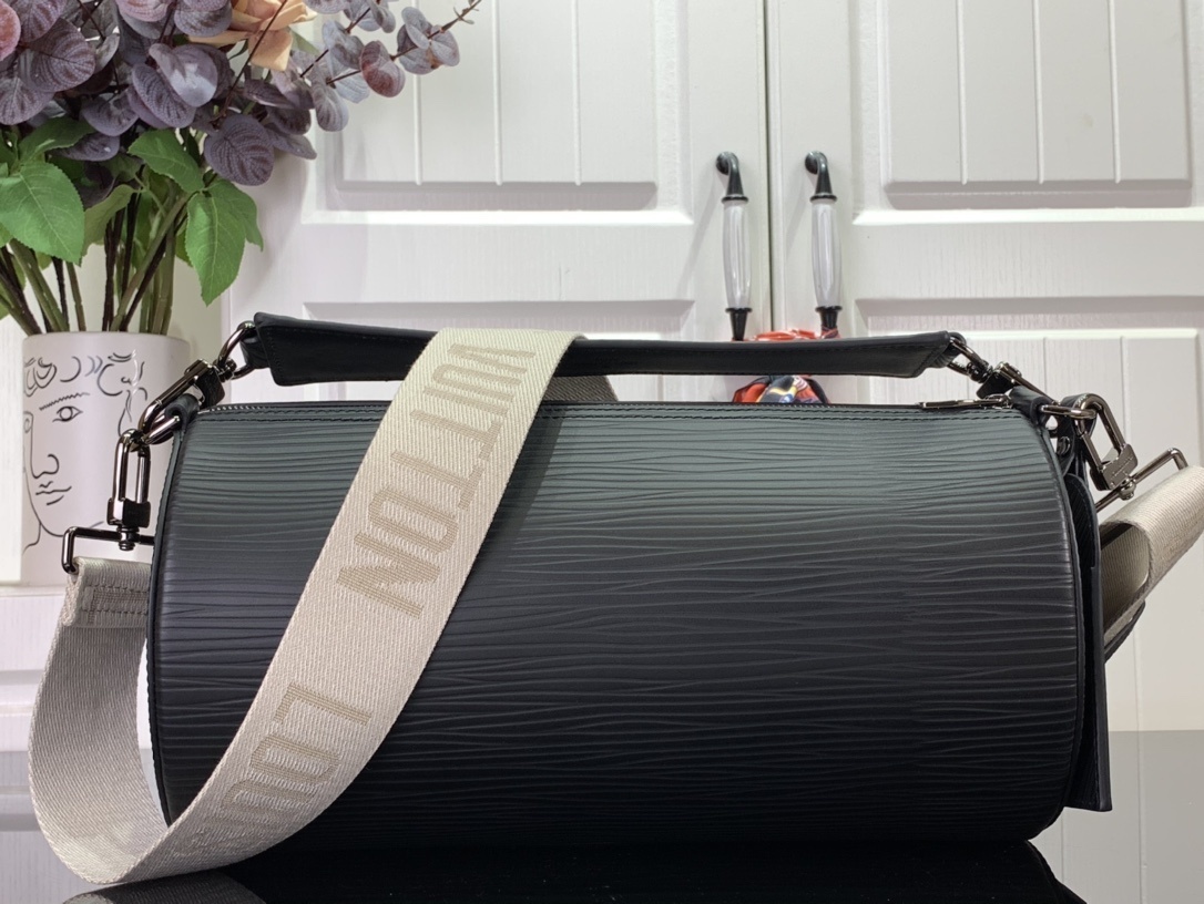 LV Should bag m23092