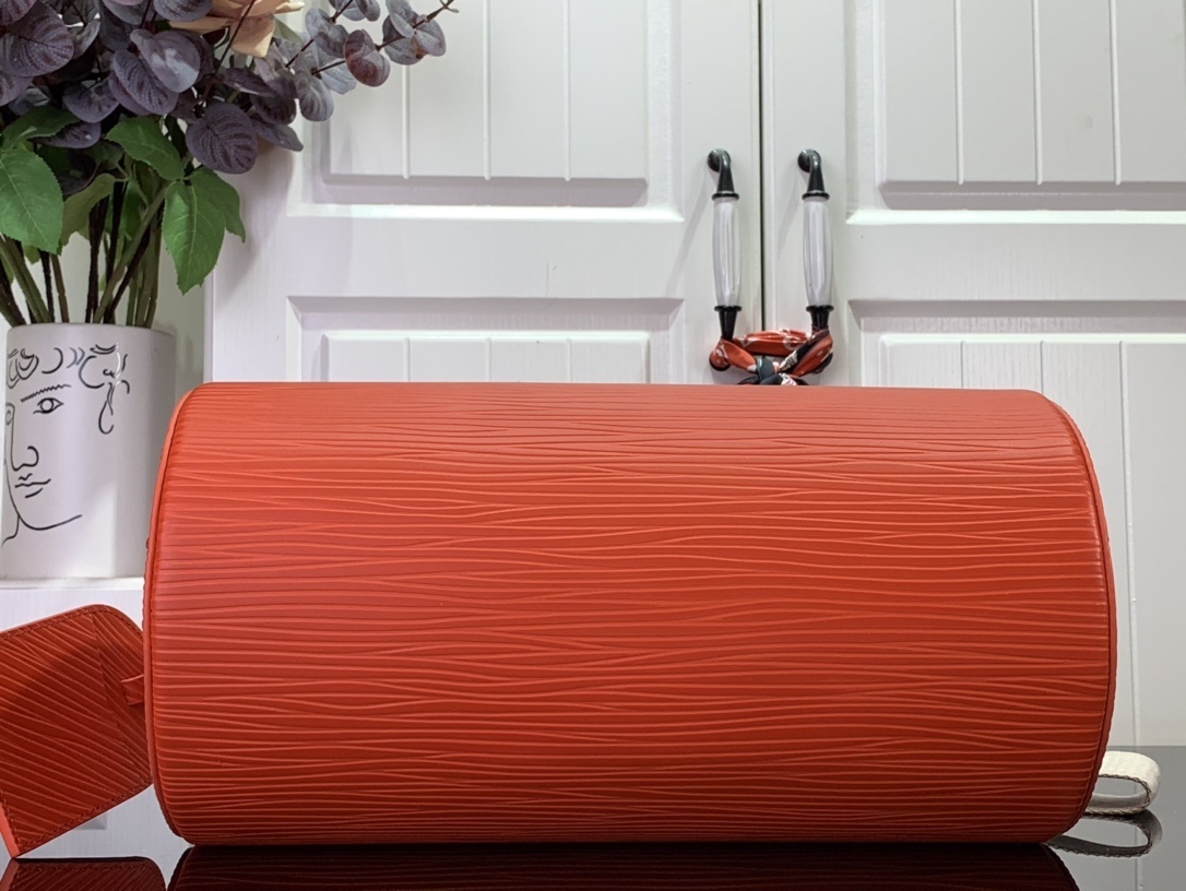 LV Should bag m23092