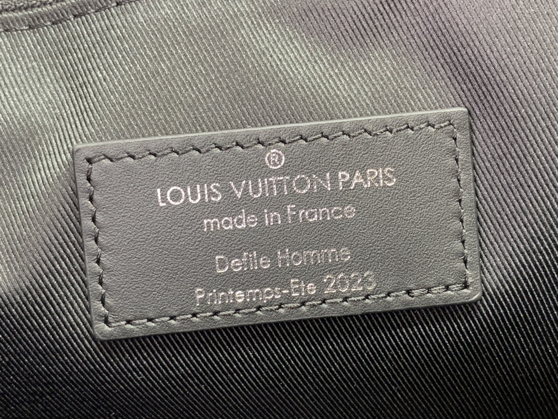 LV Should bag M23097 