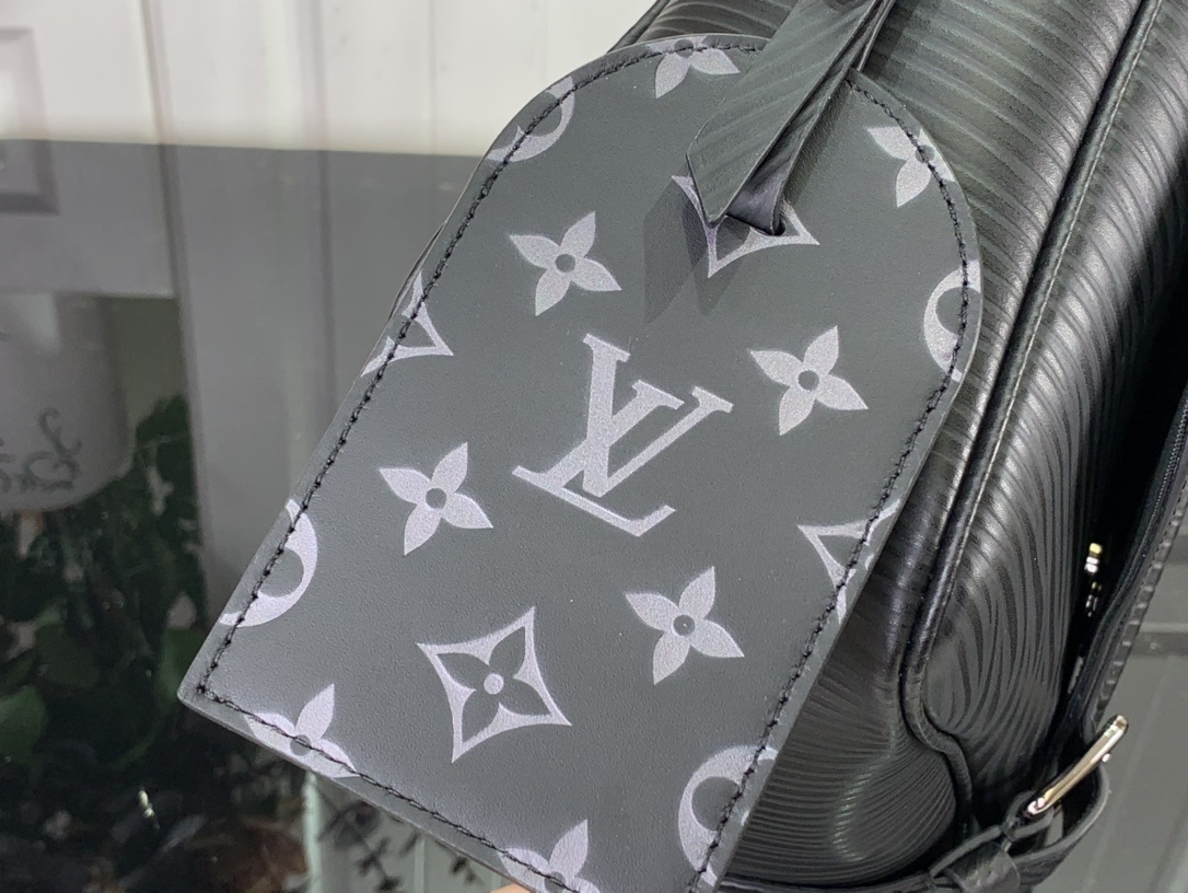 LV Should bag M23097 