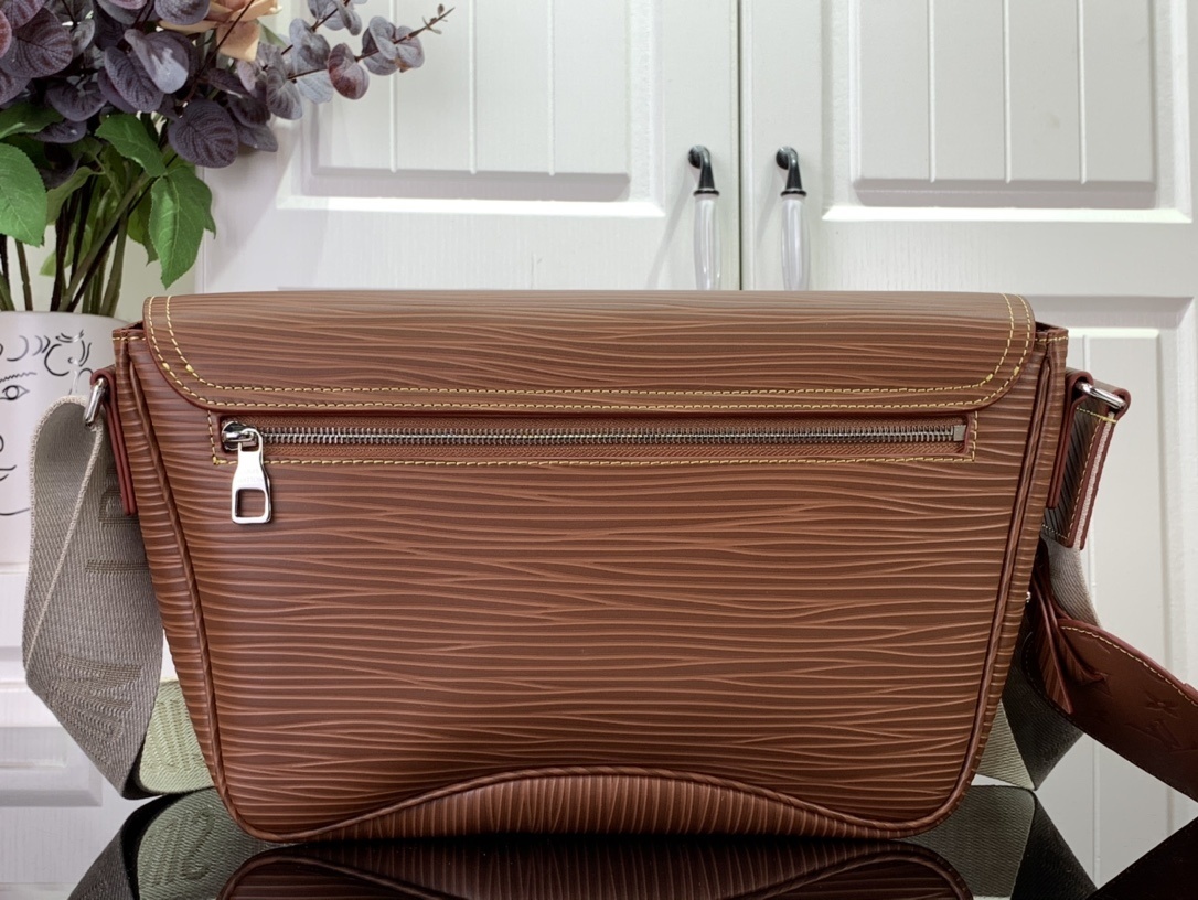 LV Should bag M23097 