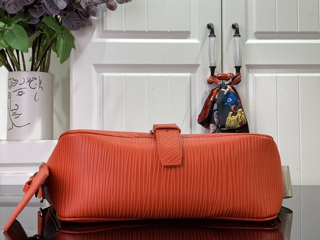 LV Should bag M23097 