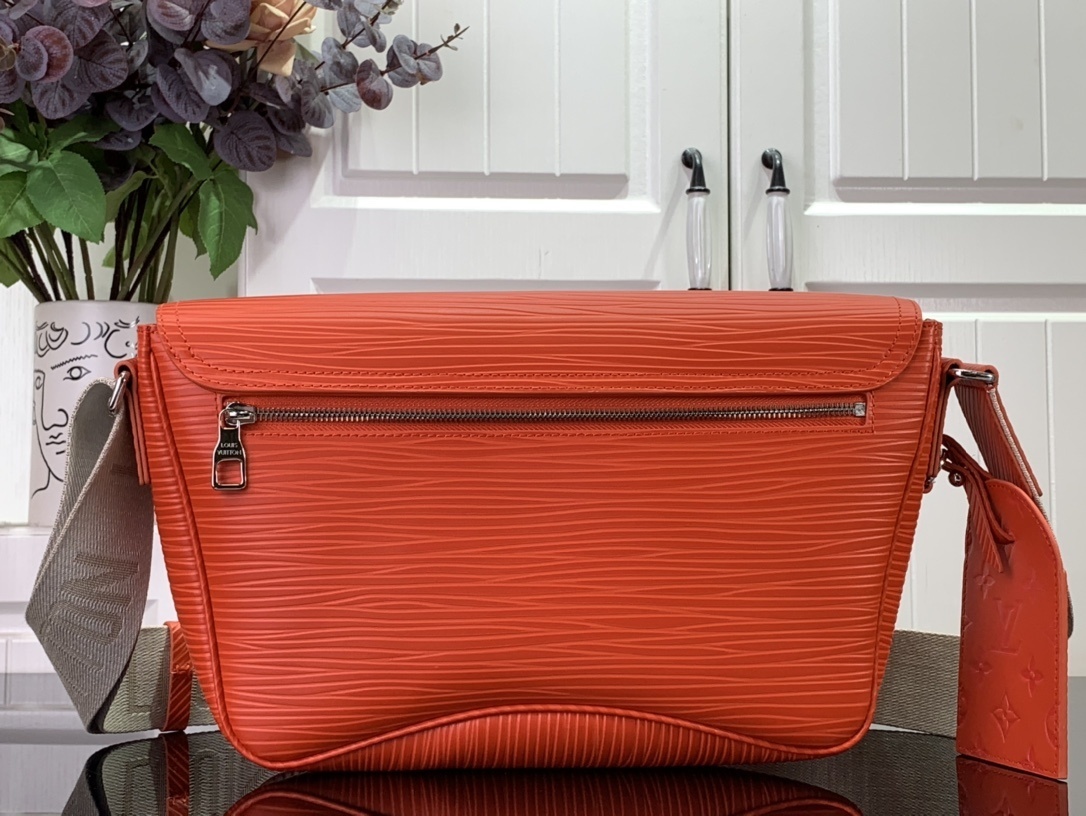 LV Should bag M23097 