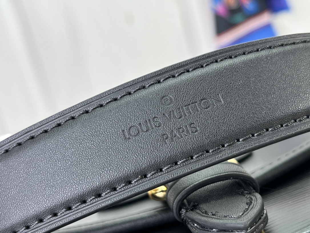 LV Should bag M23469