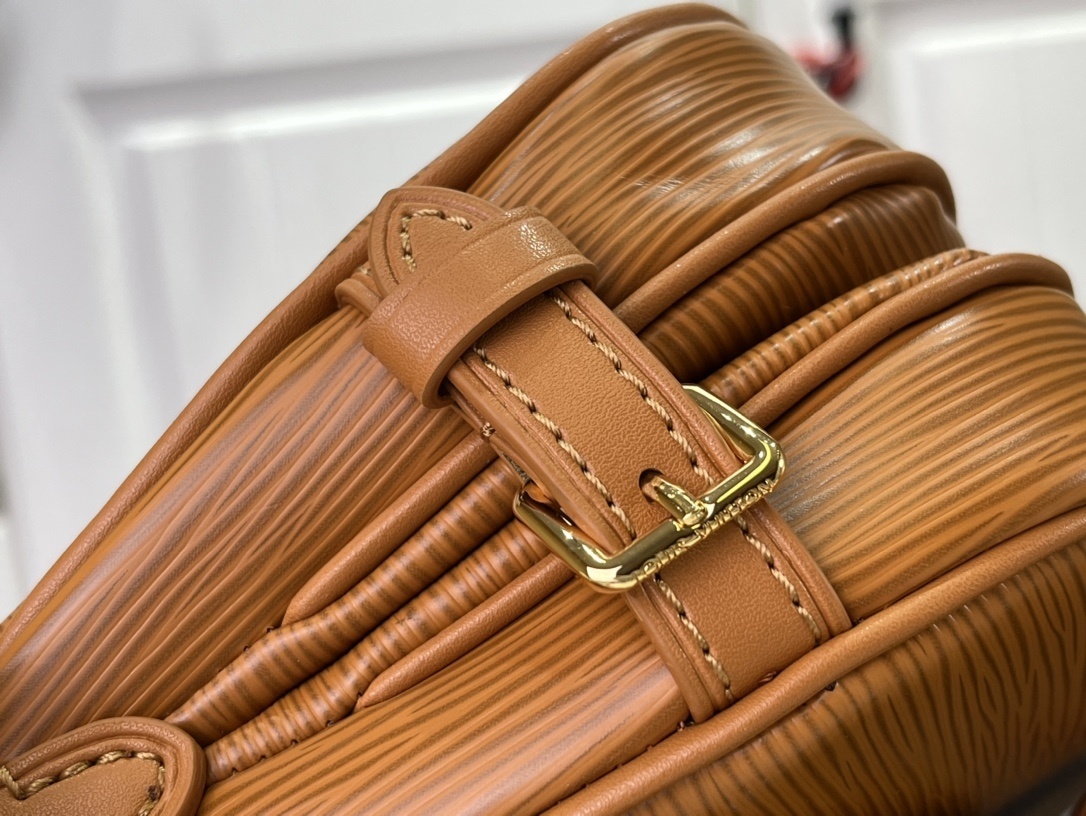 LV Should bag M23469