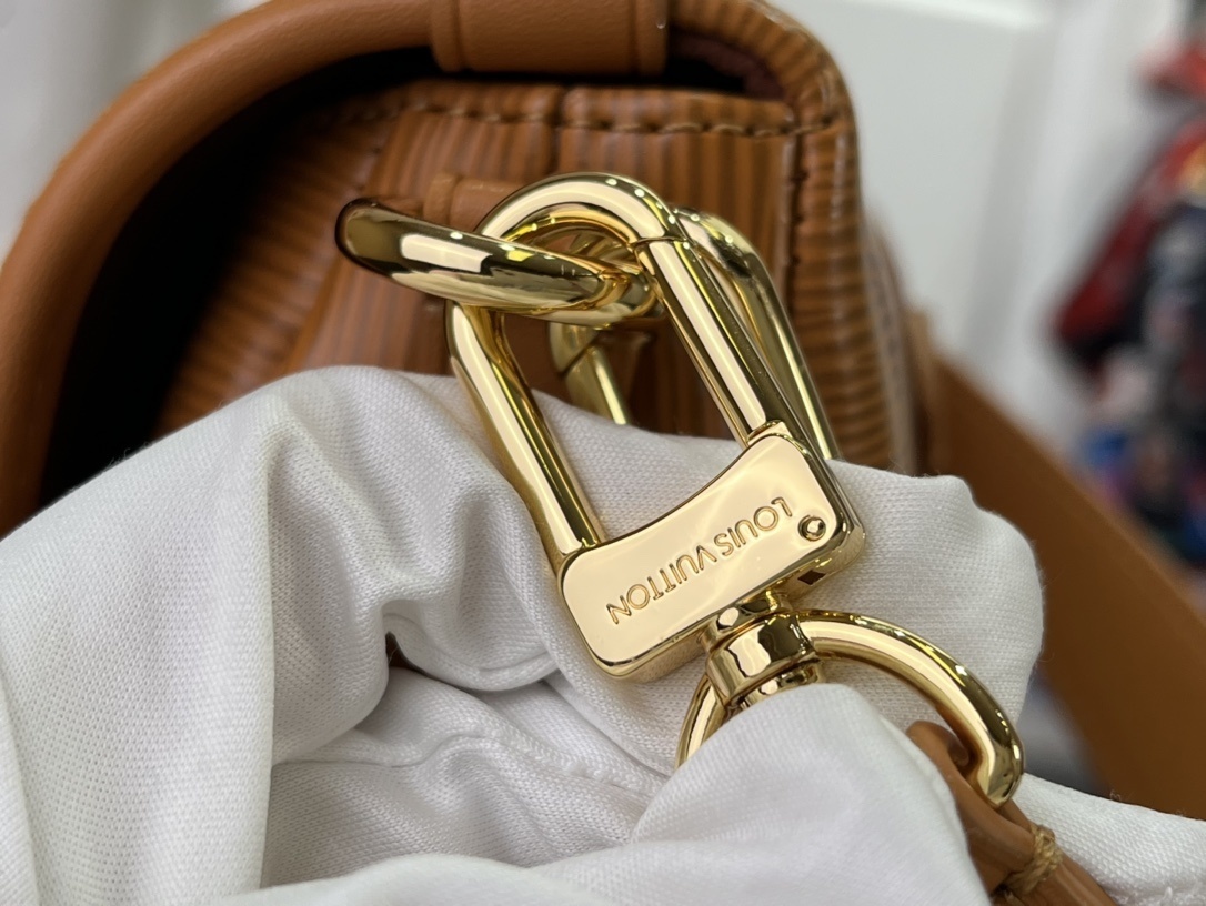 LV Should bag M23469