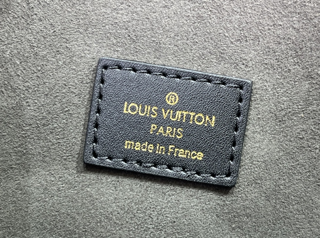 LV Should bag M23469