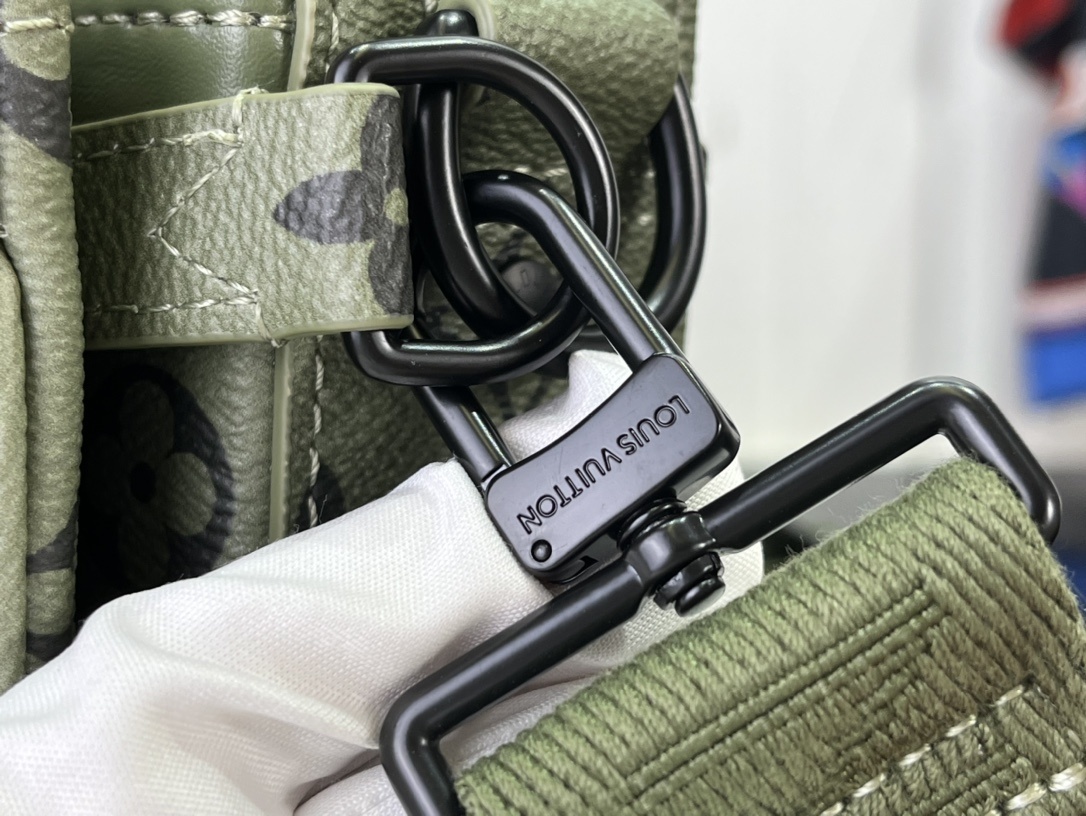 LV Should bag M23783 