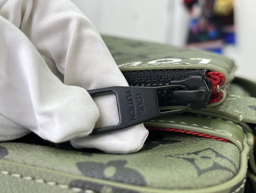 LV Should bag M23783 