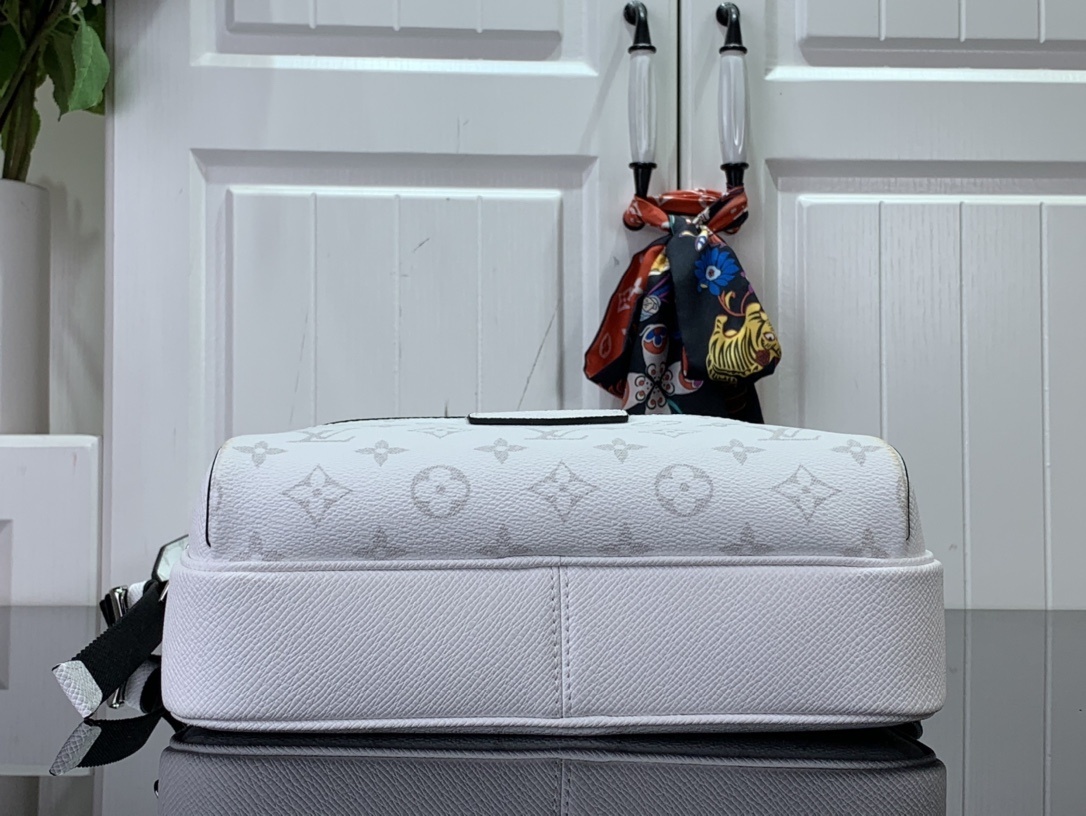 LV Should bag m30873