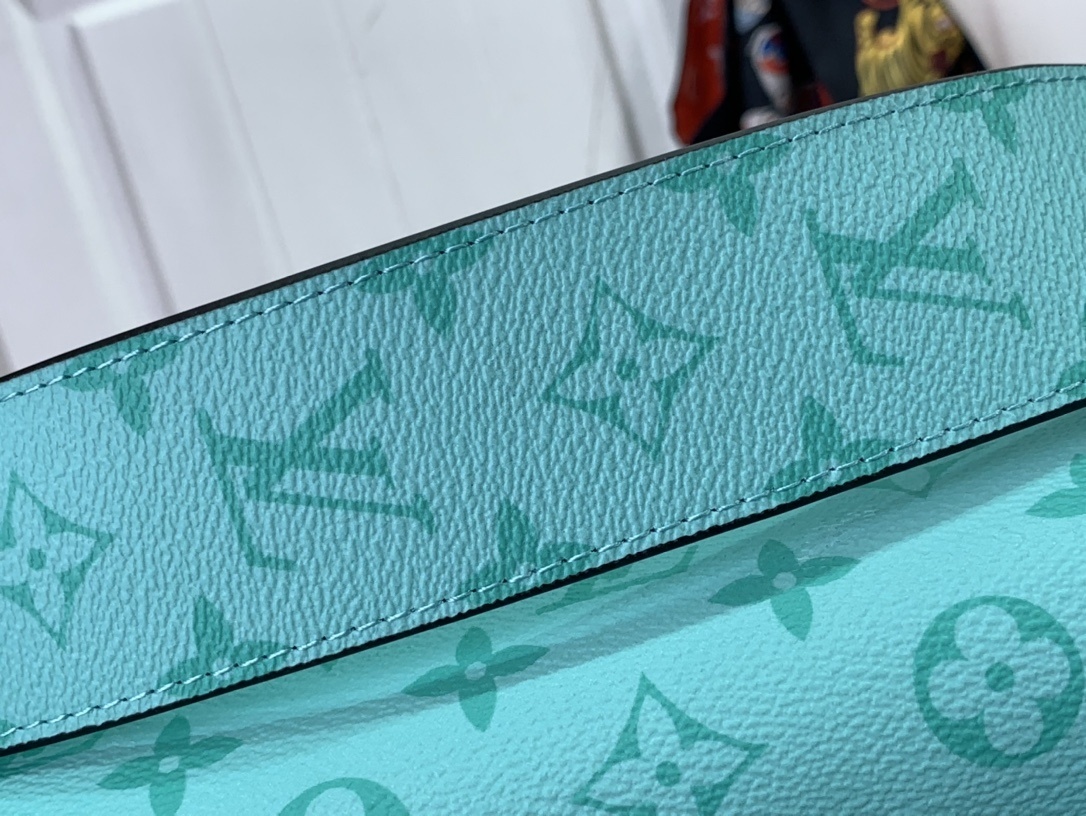 LV Should bag m30875