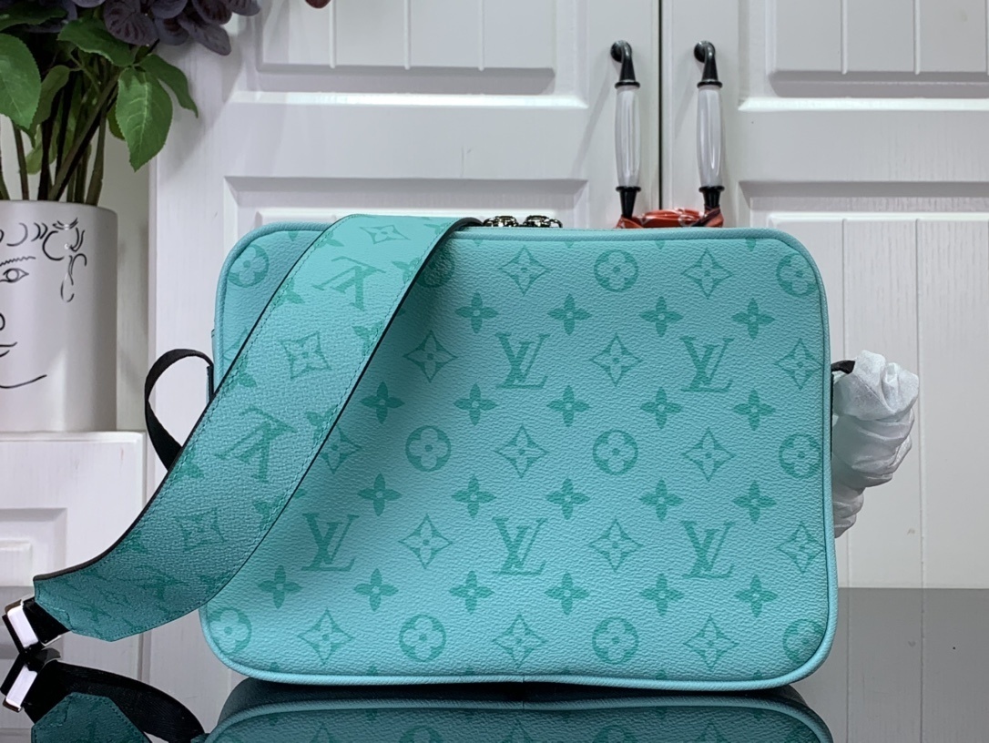 LV Should bag m30875