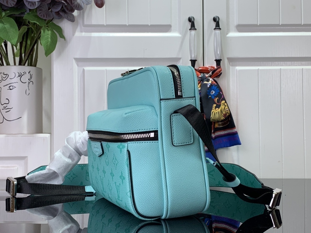 LV Should bag m30875