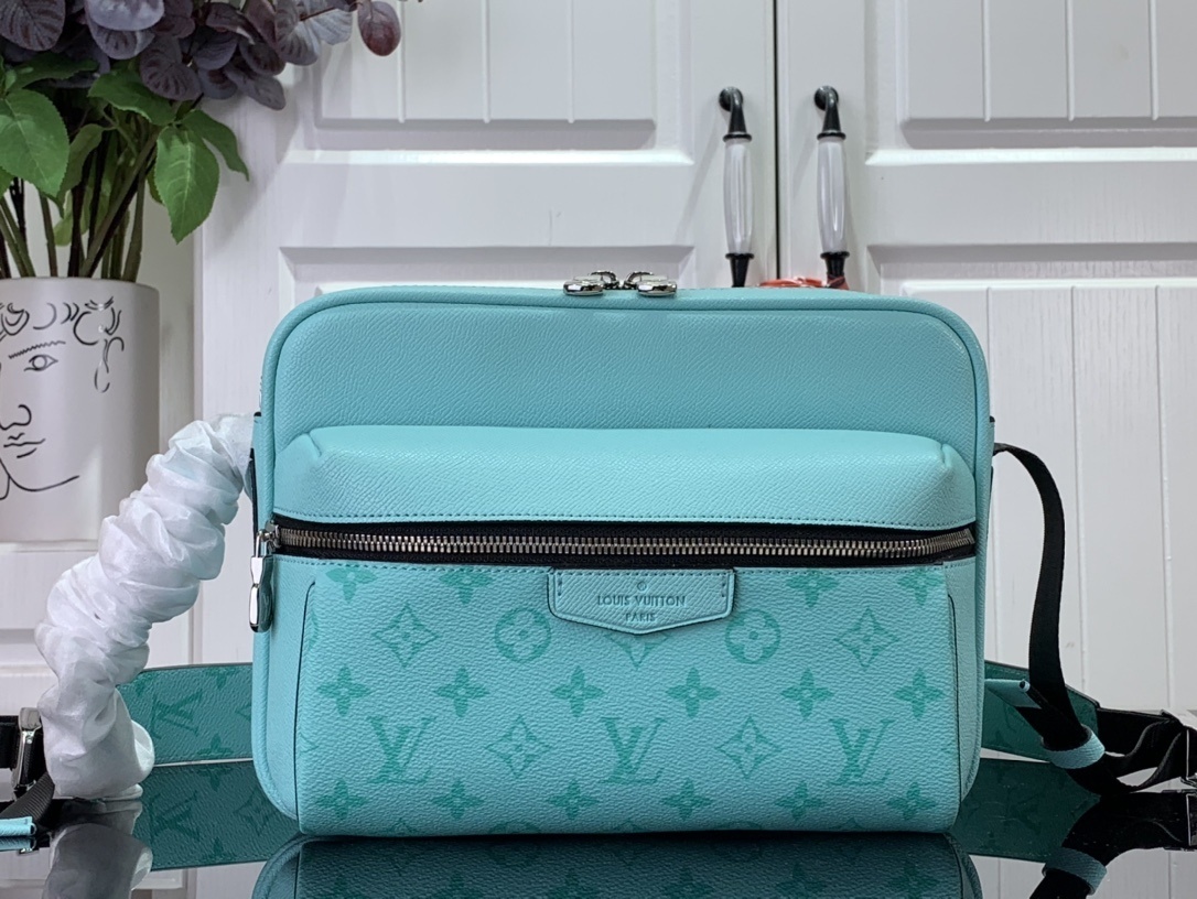 LV Should bag m30875