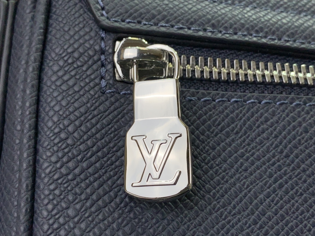 LV Should bag M30969