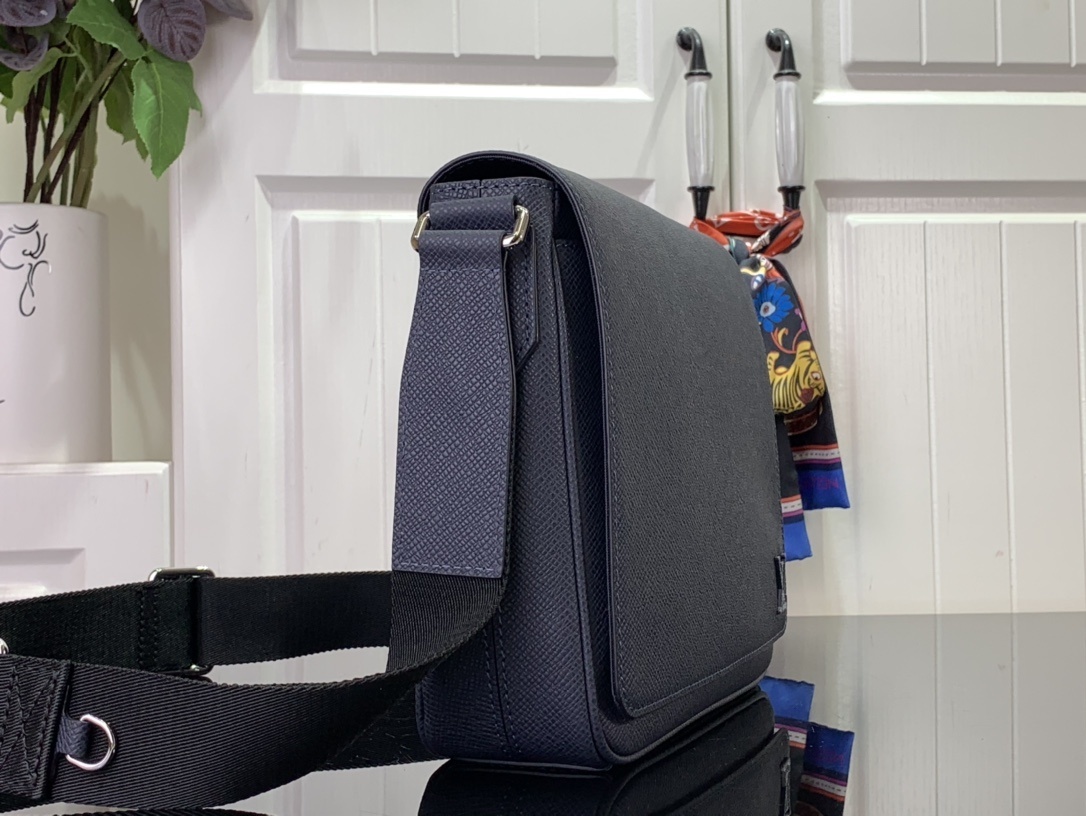 LV Should bag M30969