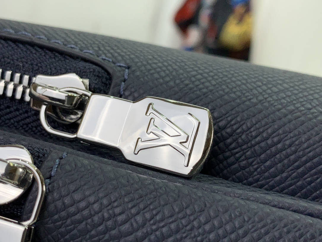 LV Should bag M30971