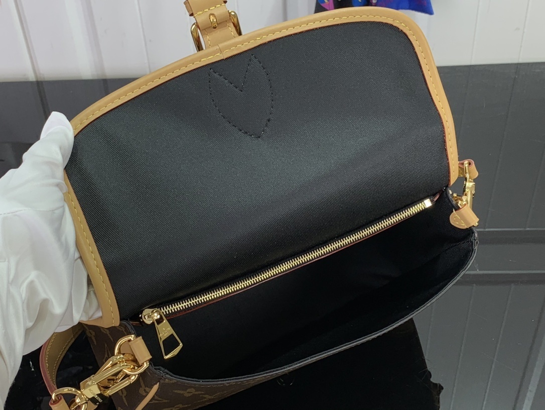 LV Should bag M45985