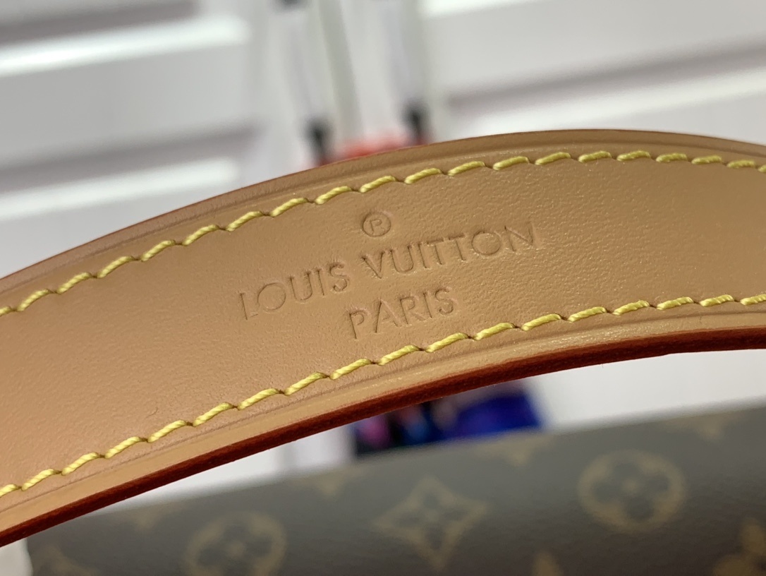 LV Should bag M45985