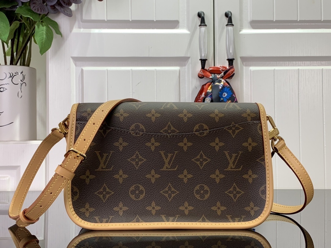 LV Should bag M45985