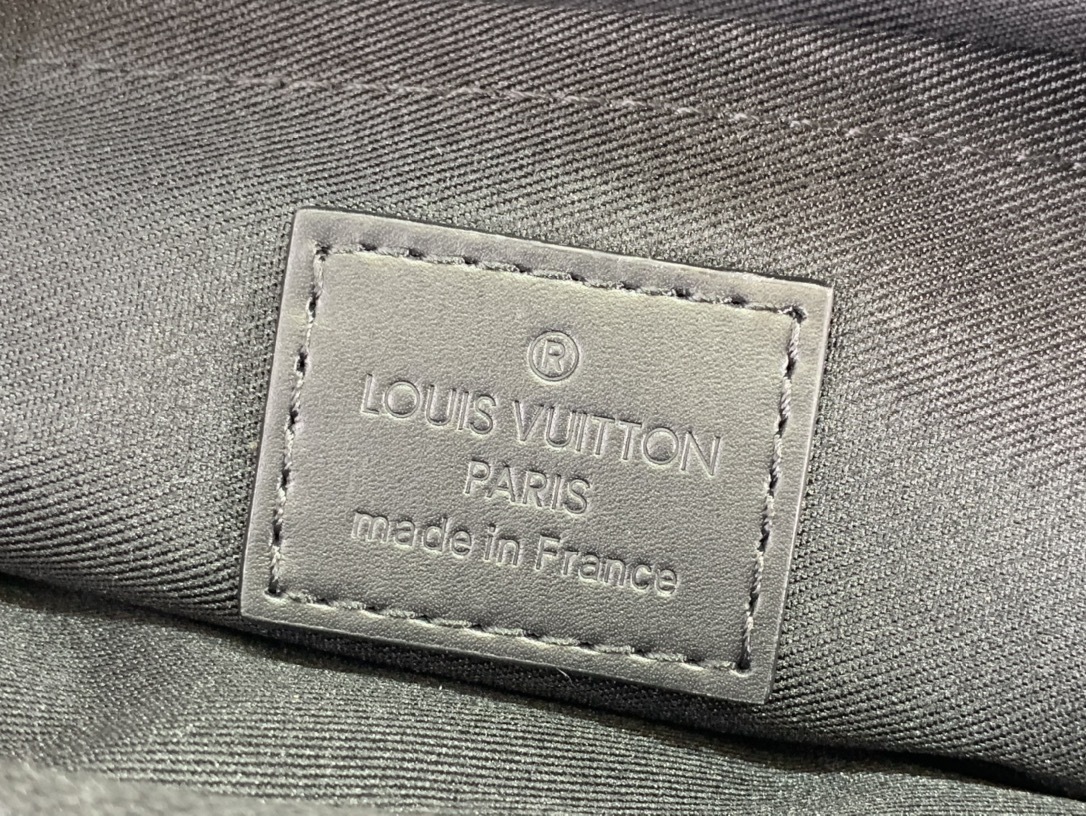 LV Should bag m46688