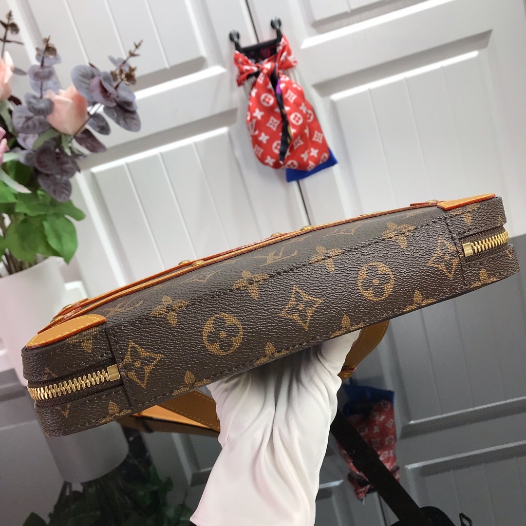 LV Should bag M68494 