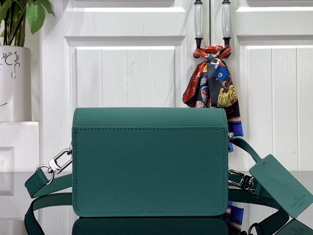 LV Should bag M82367