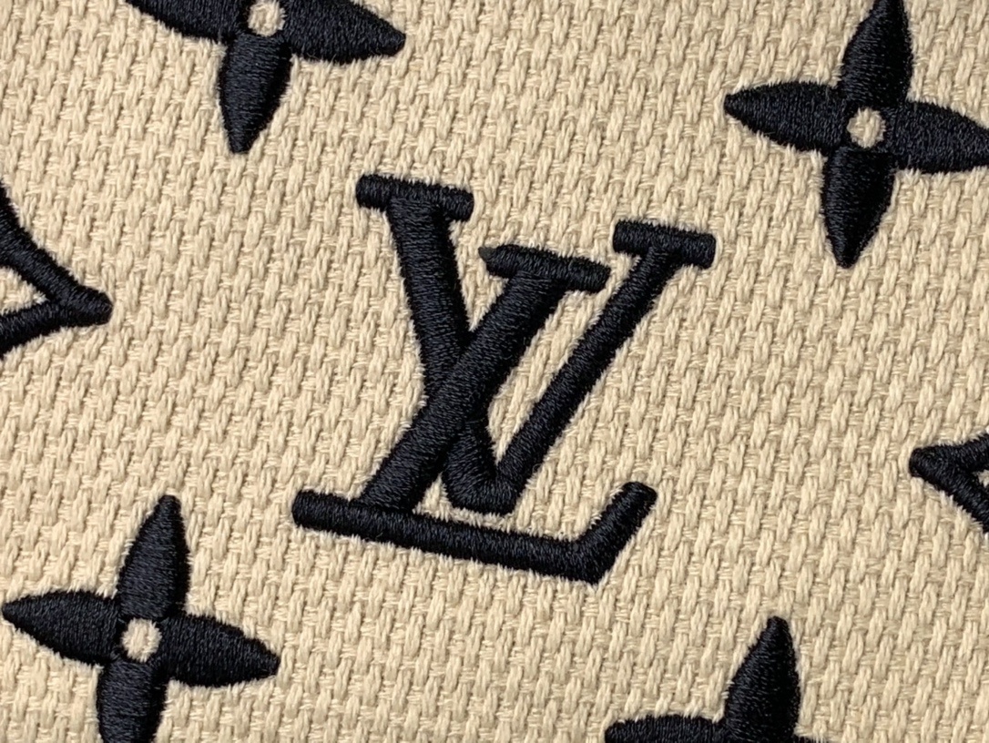 LV Should bag m82472