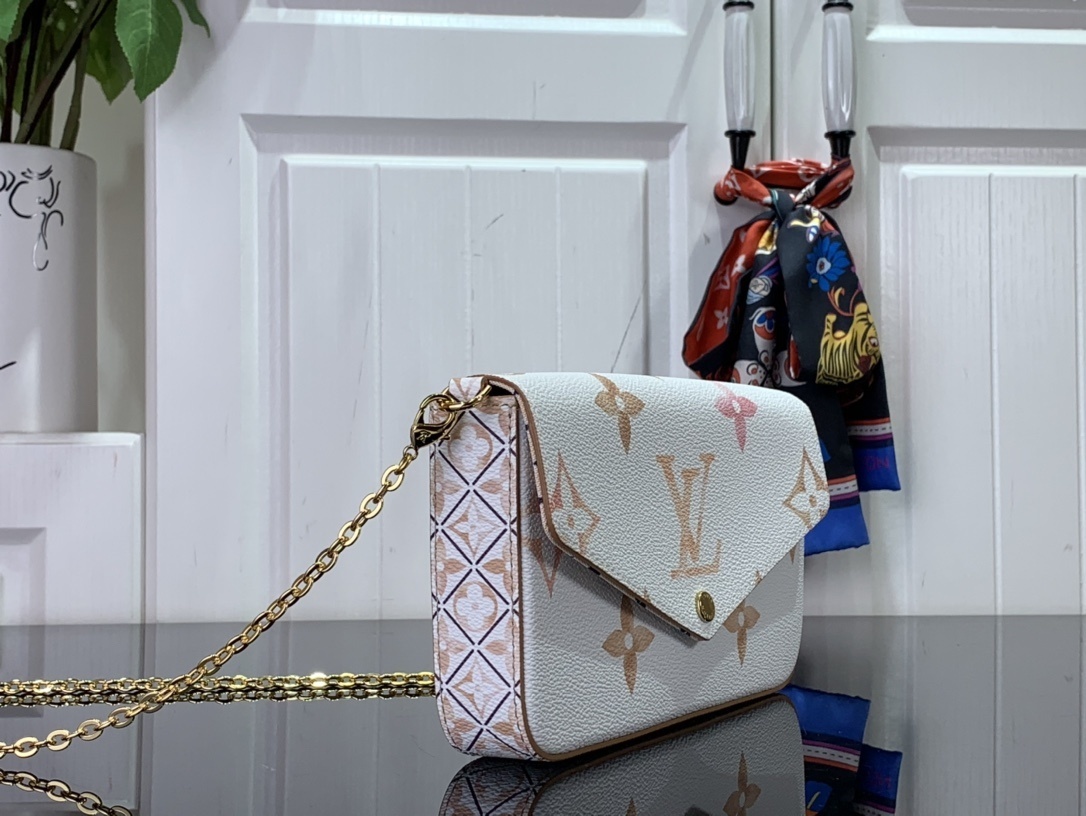 LV Should bag M82520