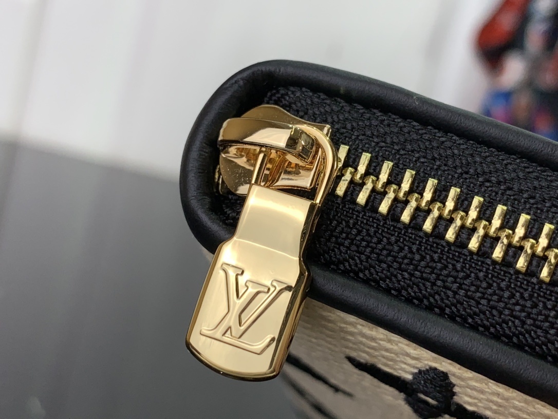 LV Should bag M82529 