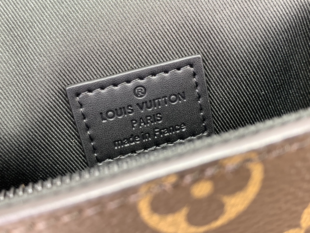 LV Should bag M82534