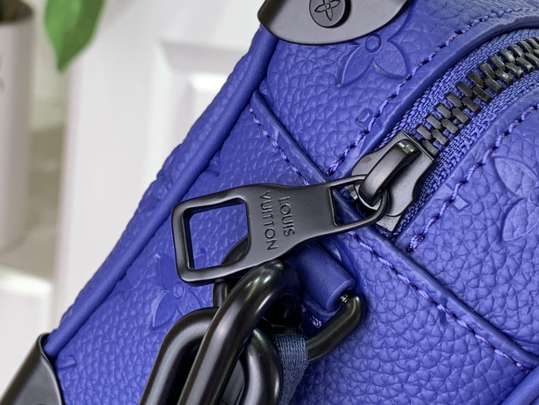 LV Should bag m82558 