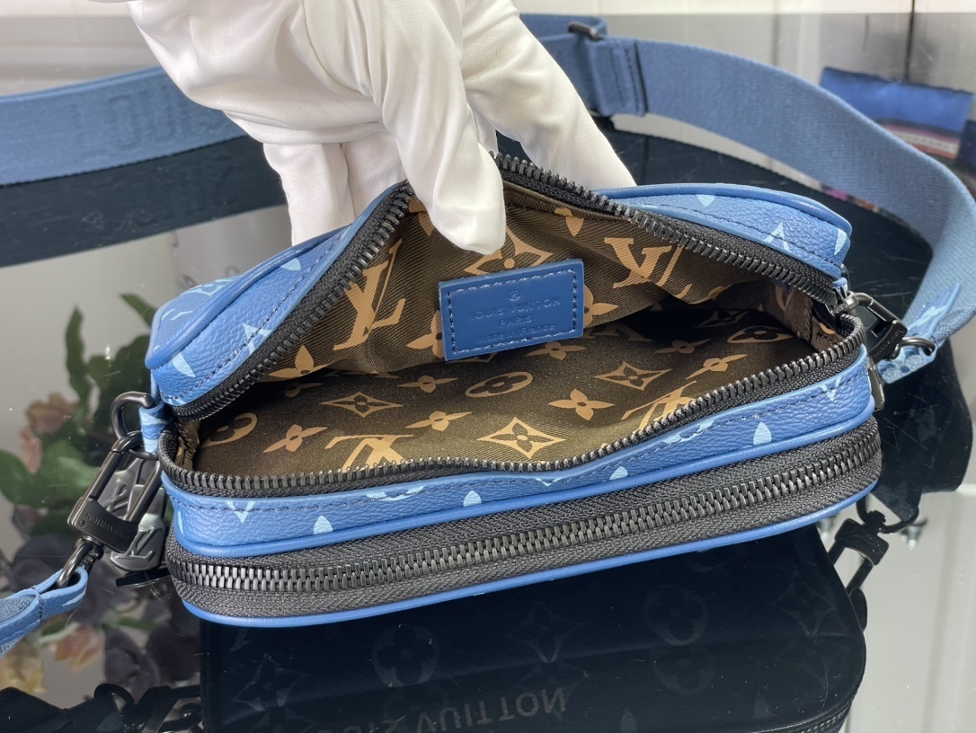 LV Should bag M82801