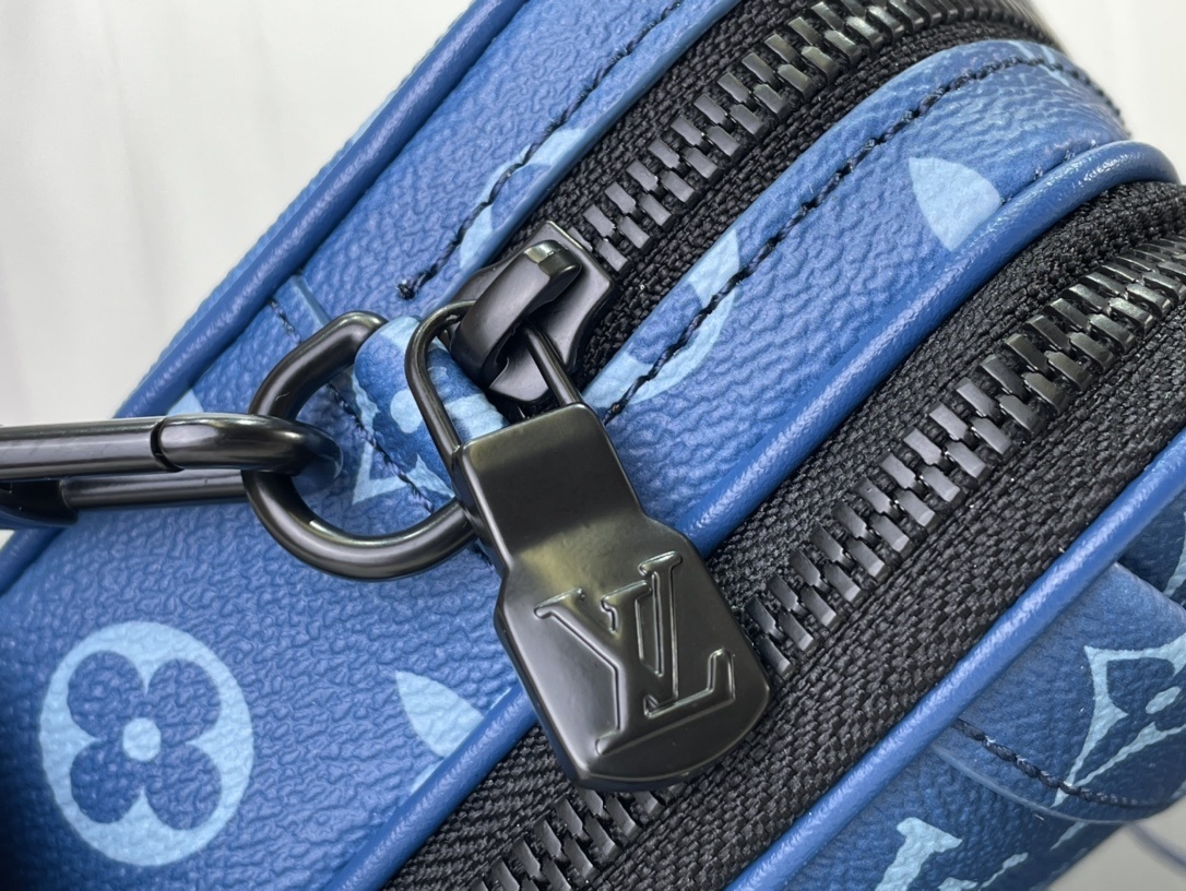 LV Should bag M82801